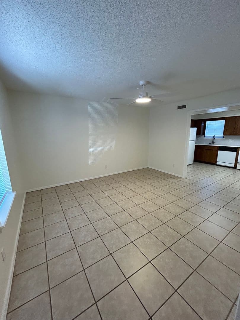 Russellville Apartment: 2751 - 2773 West D St.