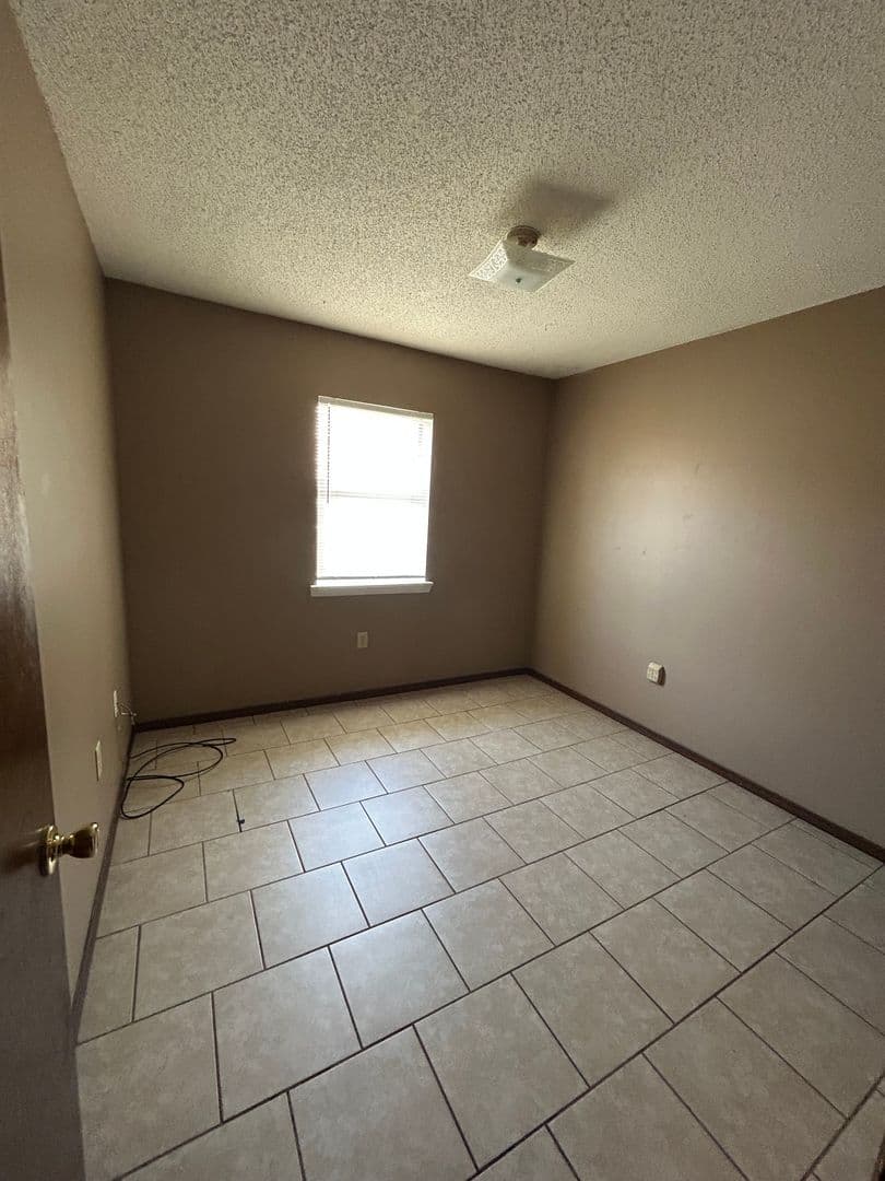 Dover Apartment: 72-112 Sequoya Dr.