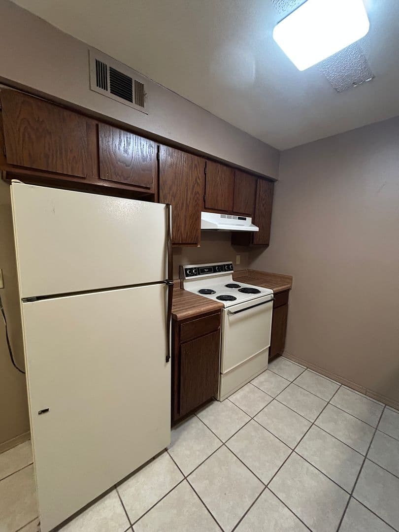 Dover Apartment: 72-112 Sequoya Dr.