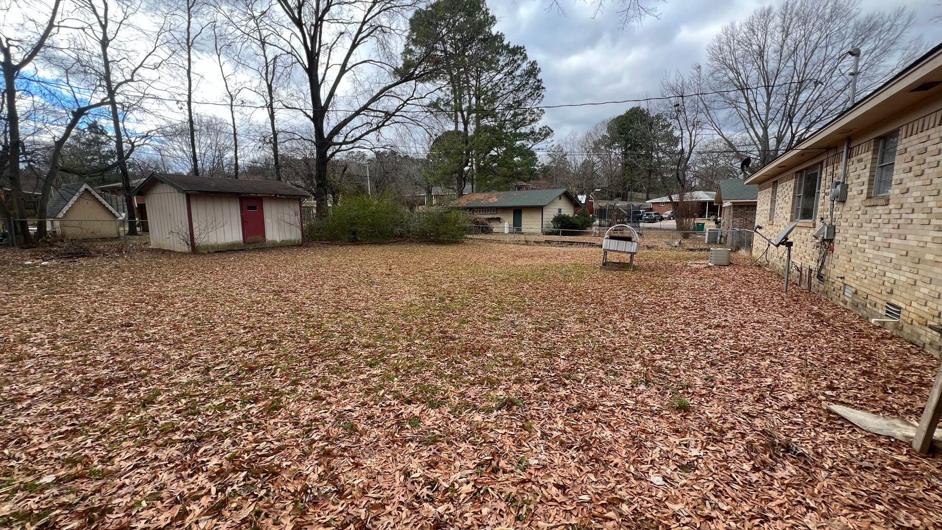 Russellville House: 117 W 18th St
