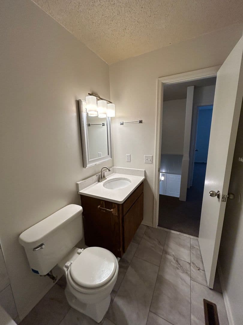 Russellville Apartment: 2751 - 2773 West D St.