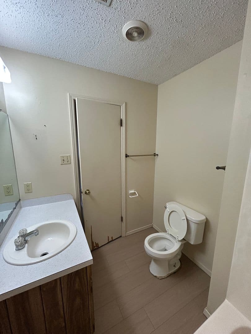Russellville Apartment: 301 N Joplin Ave