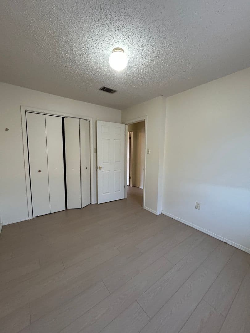 Russellville Apartment: 301 N Joplin Ave