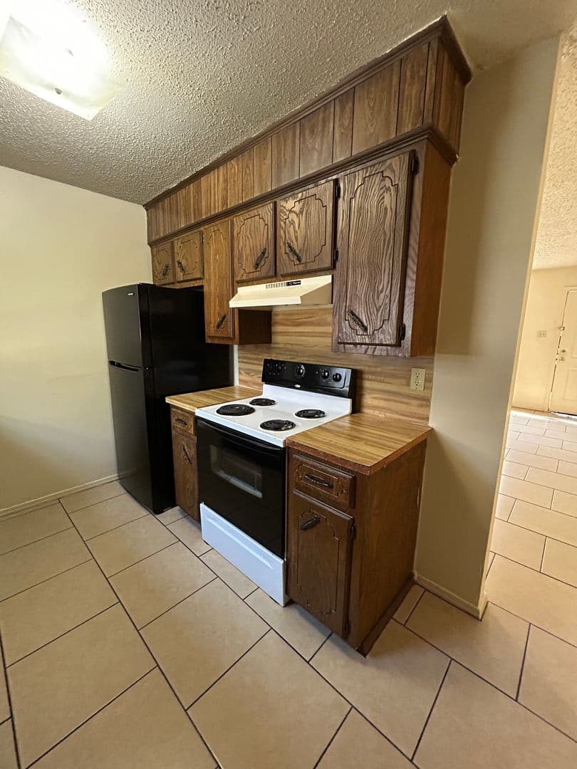 Russellville Apartment: 301 N Joplin Ave