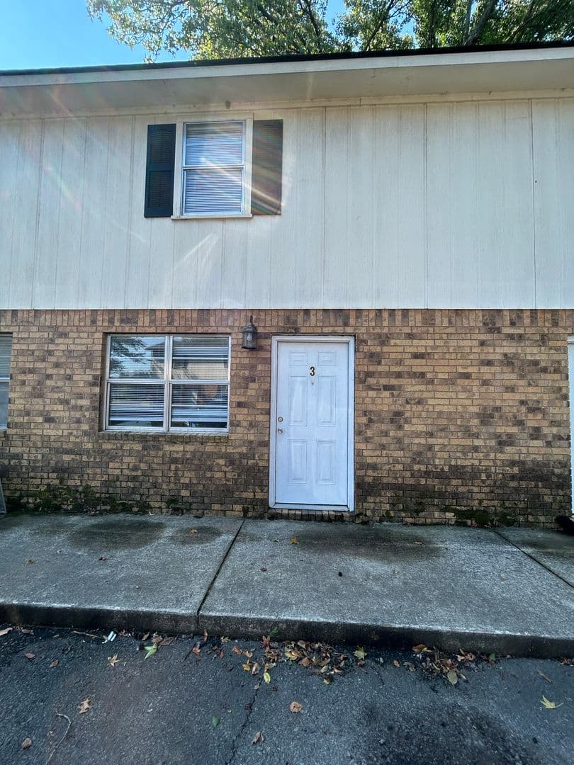 Russellville Apartment: 301 N Joplin Ave