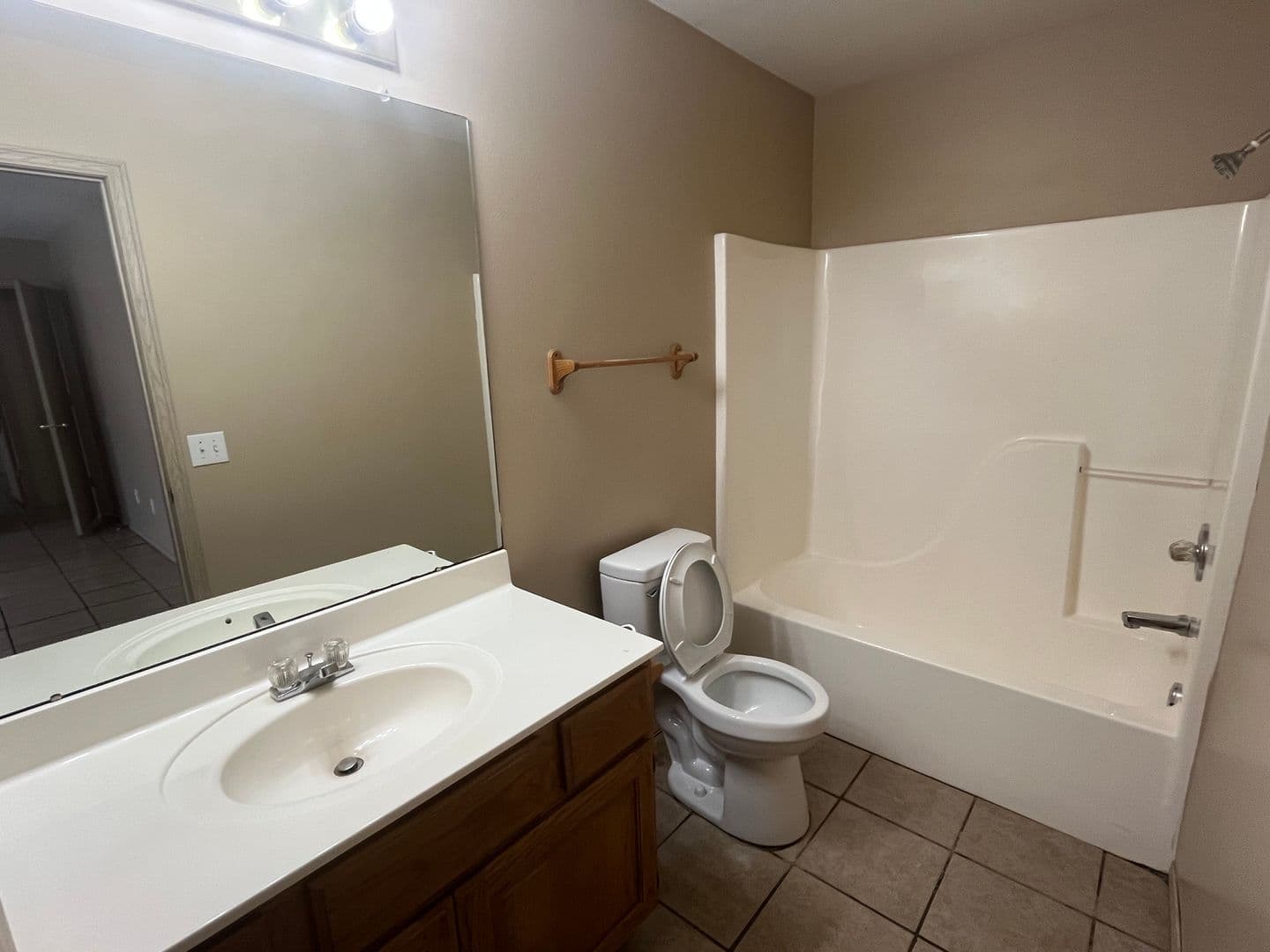 Russellville House: 1106 S Ithaca Ave