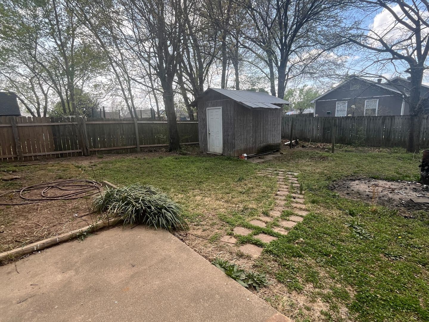Russellville House: 2207 S. Hartford Cv.