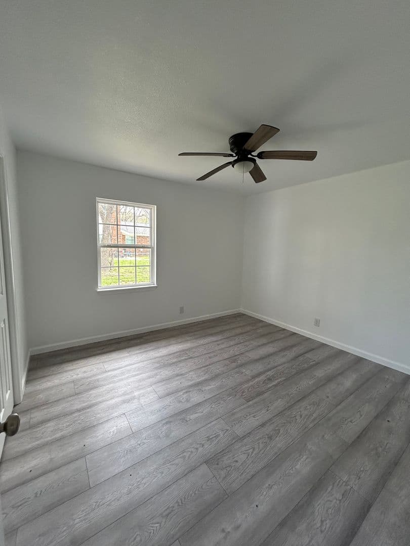 Russellville Apartment: 1300 - 1306 N. Greenwich