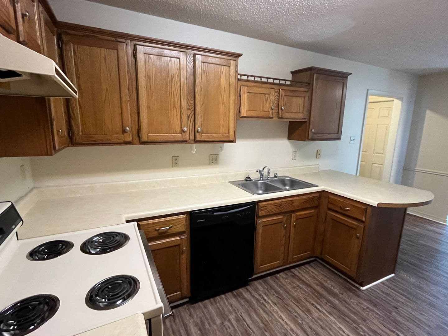 Russellville House: 1122 N Louisville Ave