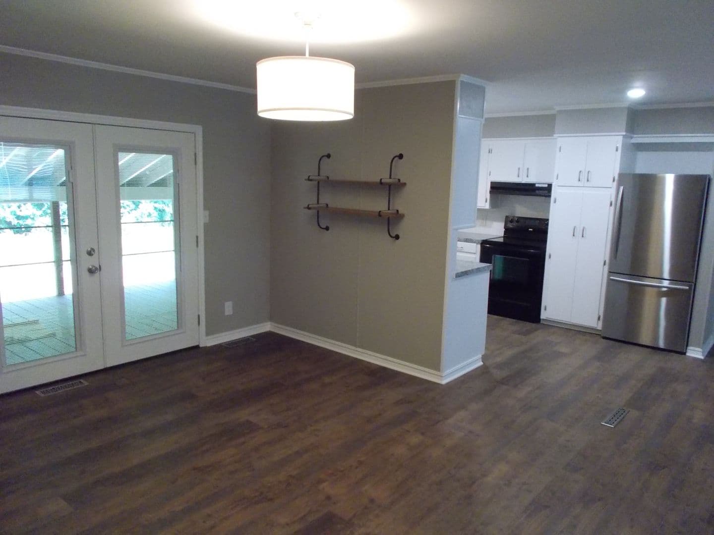 Russellville House: 215 S Seattle Ave