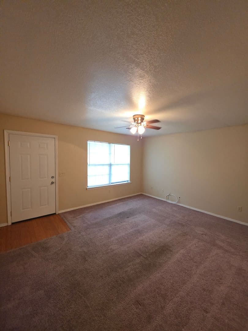Dover Apartment: 121 Sequoya Dr. A & B