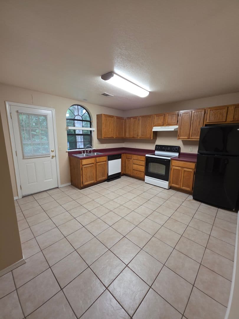 Dover Apartment: 121 Sequoya Dr. A & B