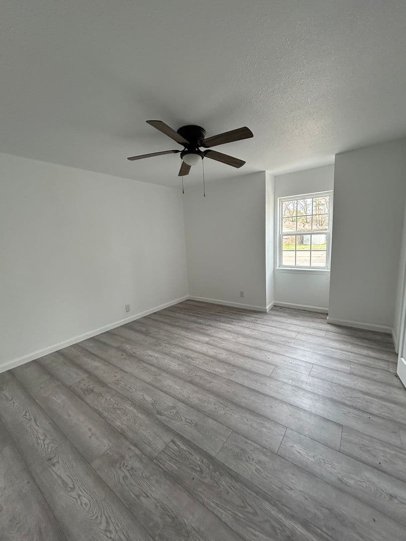 Russellville Apartment: 1300 - 1306 N. Greenwich