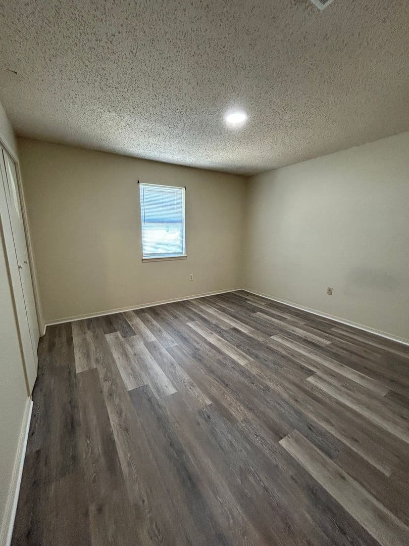 Russellville Apartment: 301 N Joplin Ave