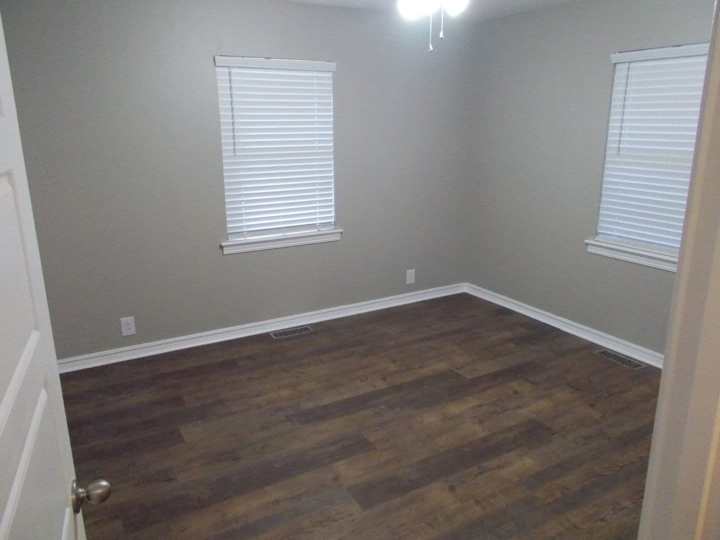 Russellville House: 215 S Seattle Ave