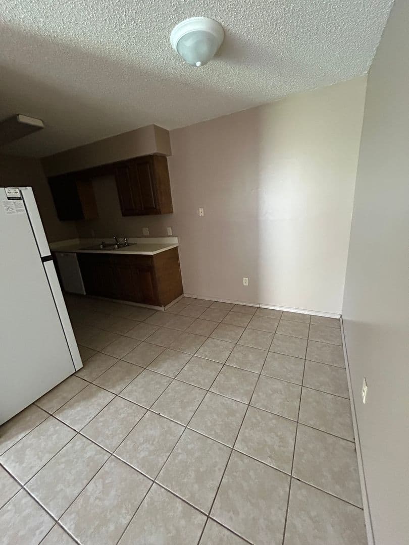 Dover Apartment: 72-112 Sequoya Dr.