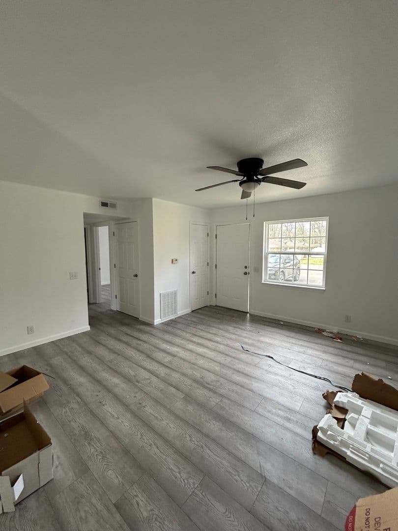 Russellville Apartment: 1300 - 1306 N. Greenwich