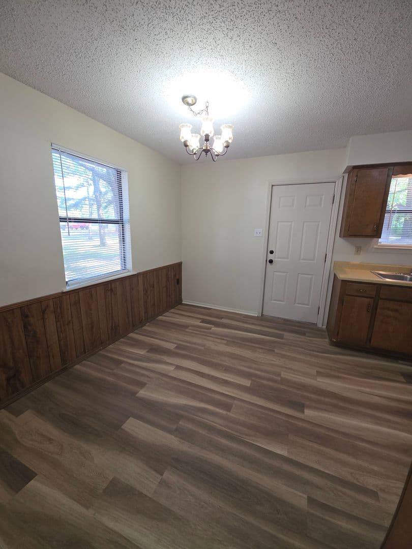 Russellville Apartment: 1506 N Nashville Ave