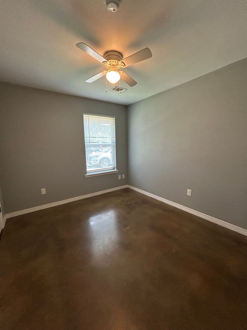 Dover Apartment: 103 Sequoya Dr. A & B