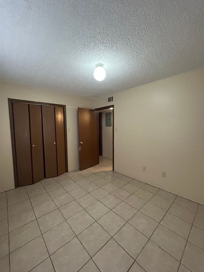 Dover Apartment: 72-112 Sequoya Dr.