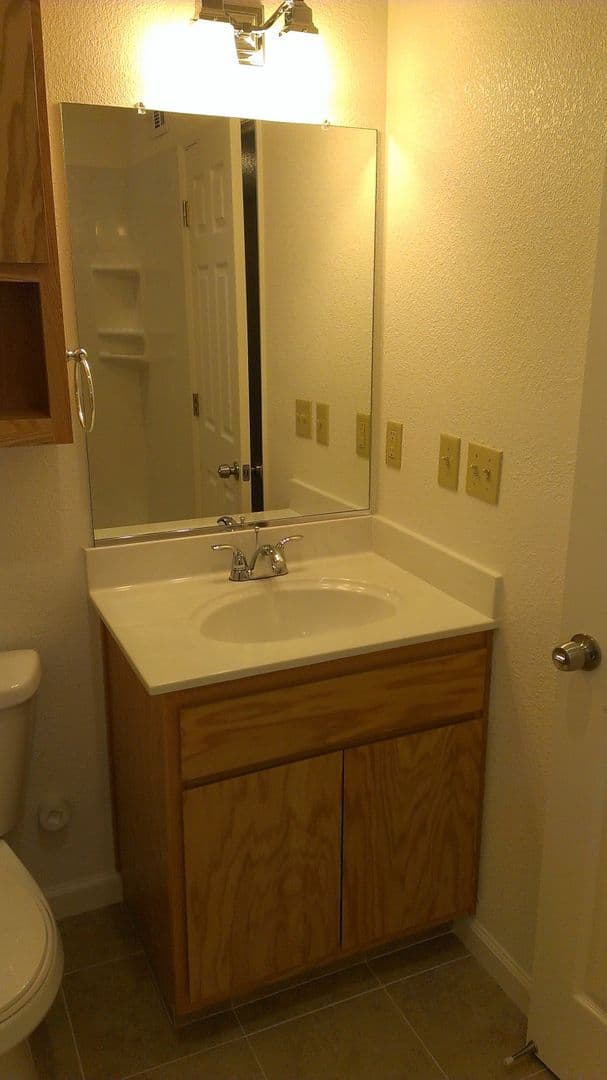 Manteca Apartment: 1405 Stonewood Avenue