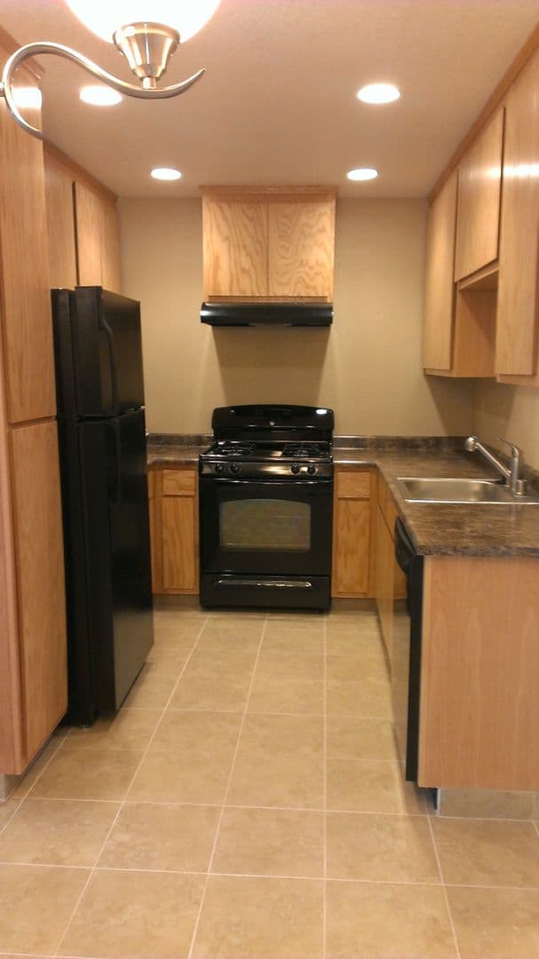 Manteca Apartment: 1405 Stonewood Avenue