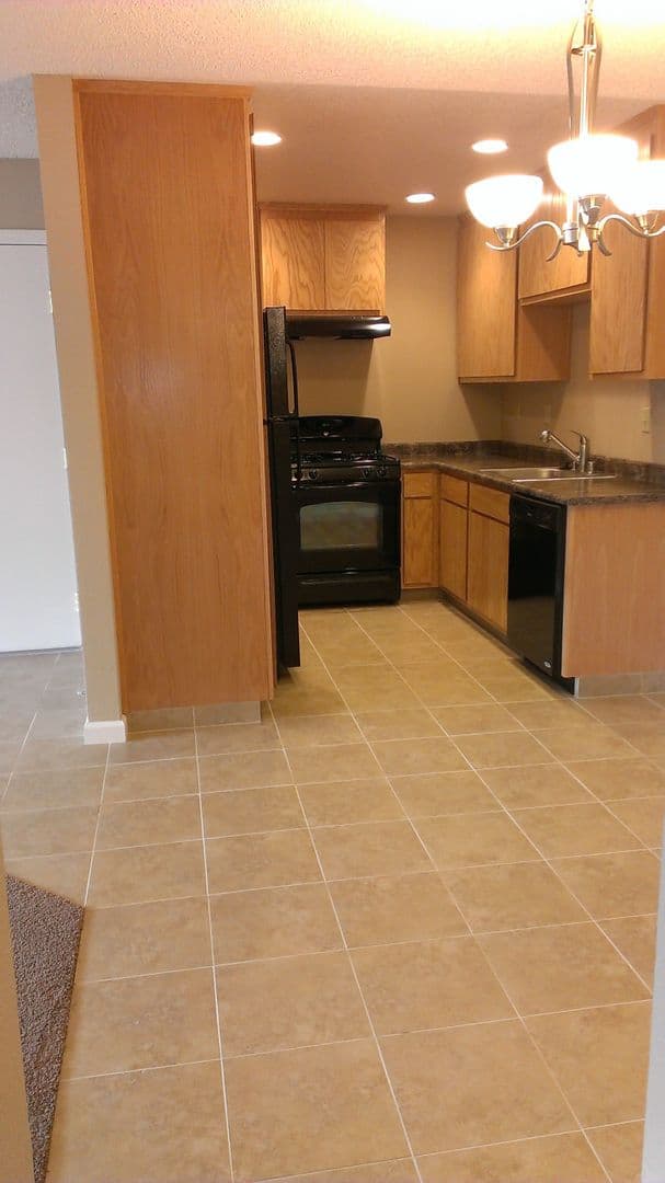 Manteca Apartment: 1405 Stonewood Avenue
