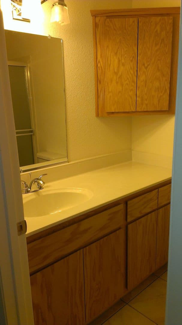 Manteca Apartment: 1405 Stonewood Avenue