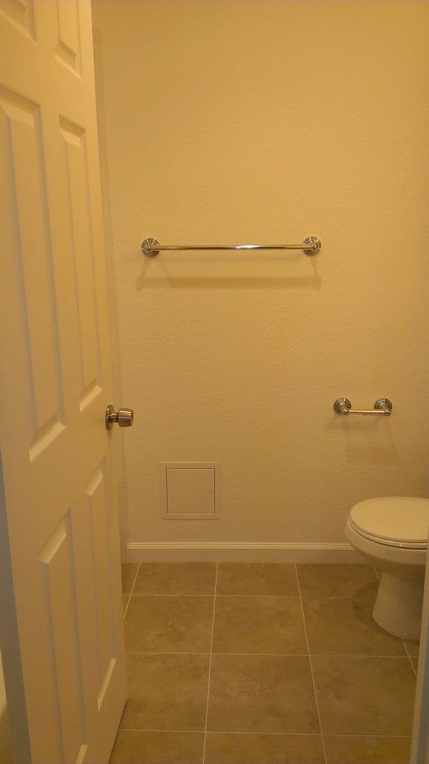 Manteca Apartment: 1405 Stonewood Avenue
