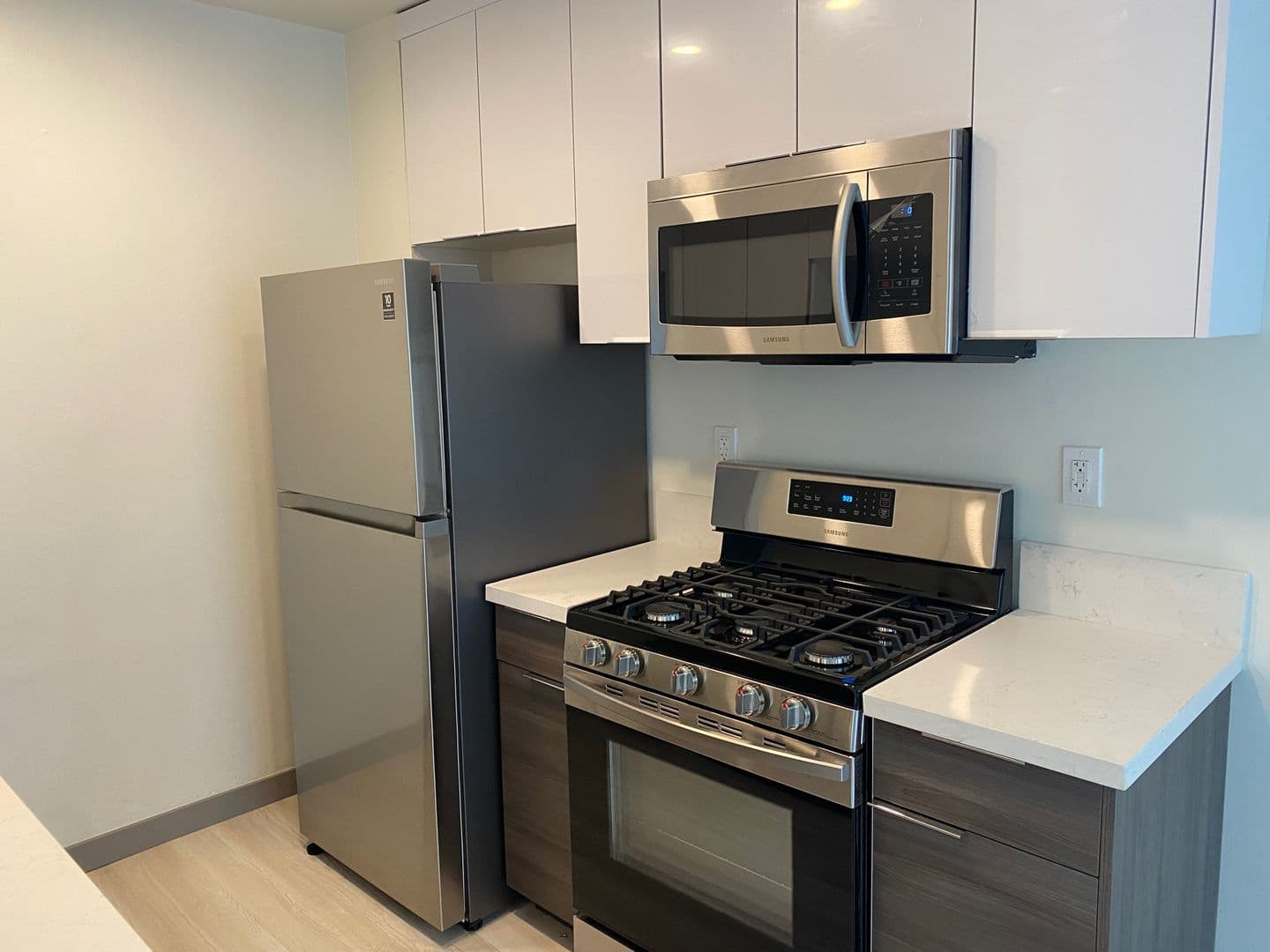 Los Angeles Apartment: 3631 Midvale Ave