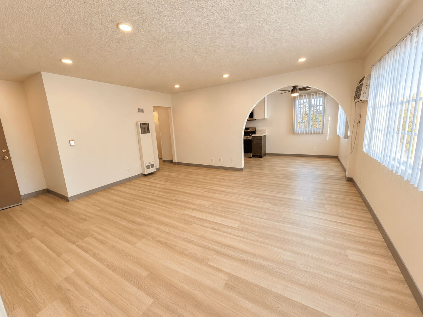 Los Angeles Apartment: 3631 Midvale Ave