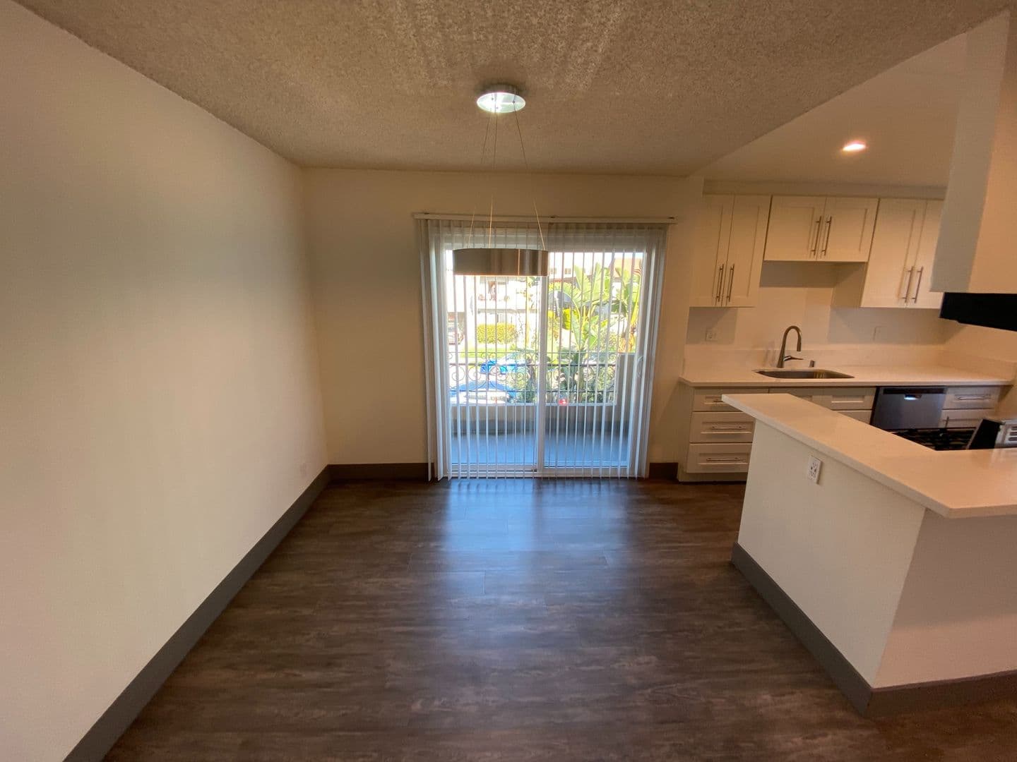 Los Angeles Apartment: 3611 Mentone Ave