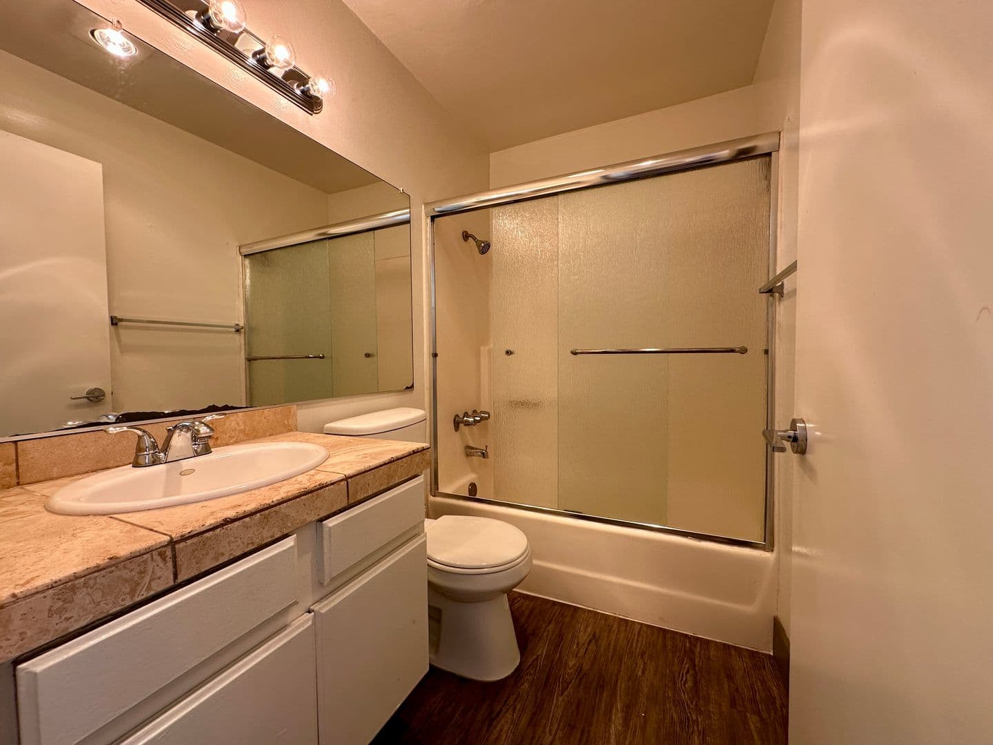 Los Angeles Apartment: 3715 Canfield Ave