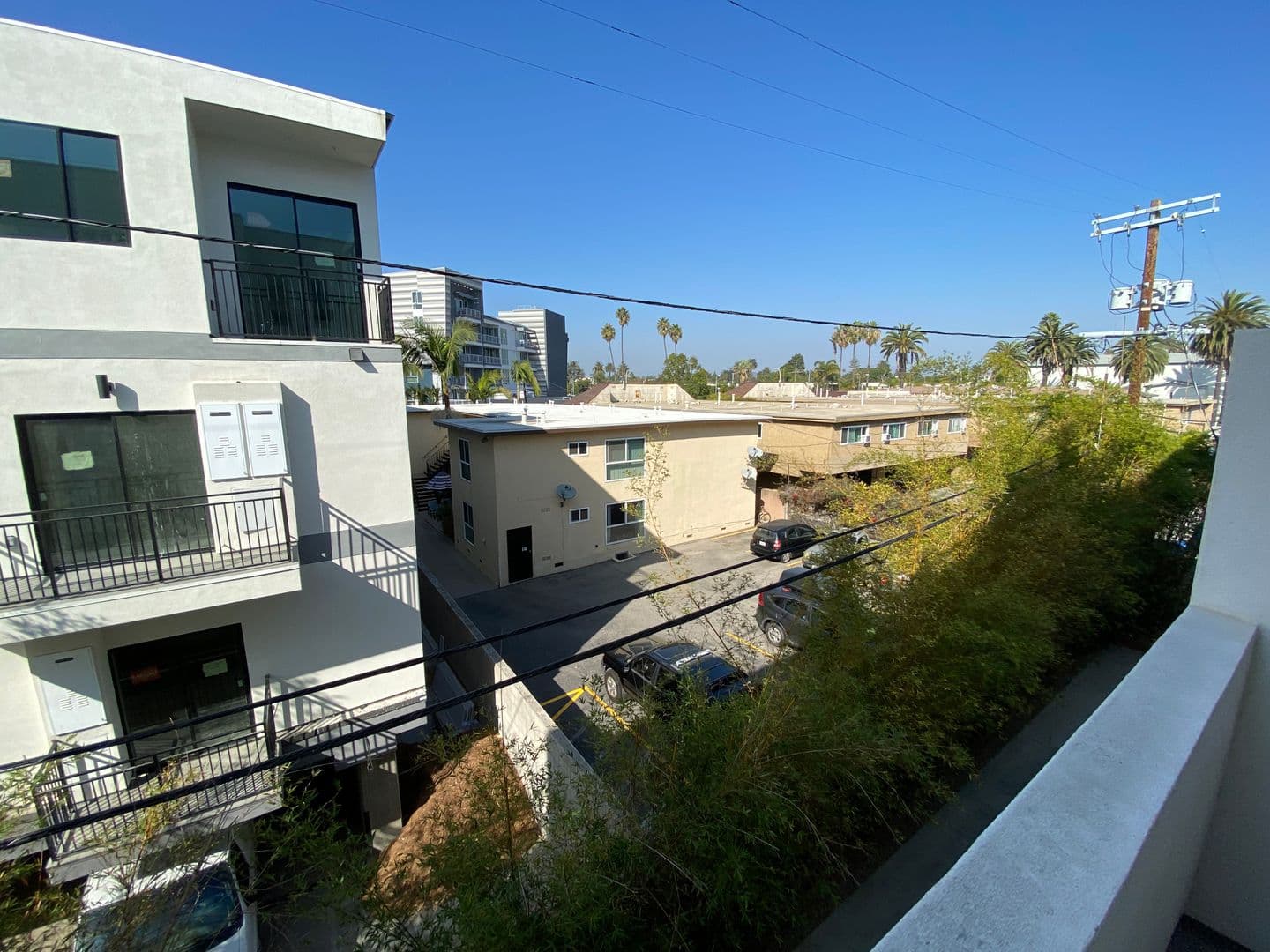 Los Angeles Apartment: 11929 Courtleigh Dr