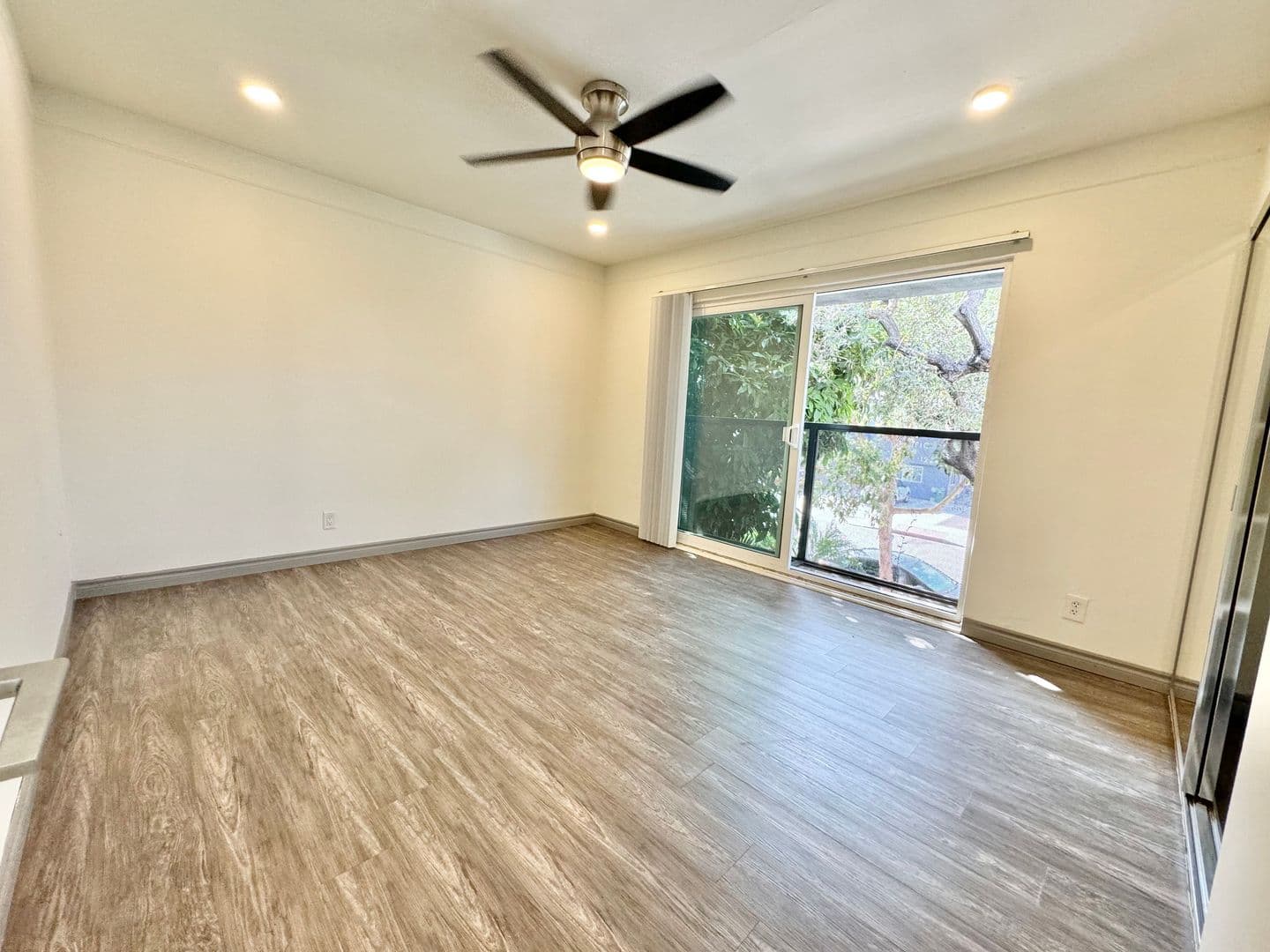 Los Angeles Apartment: 12301 & 12307 Pacific Ave