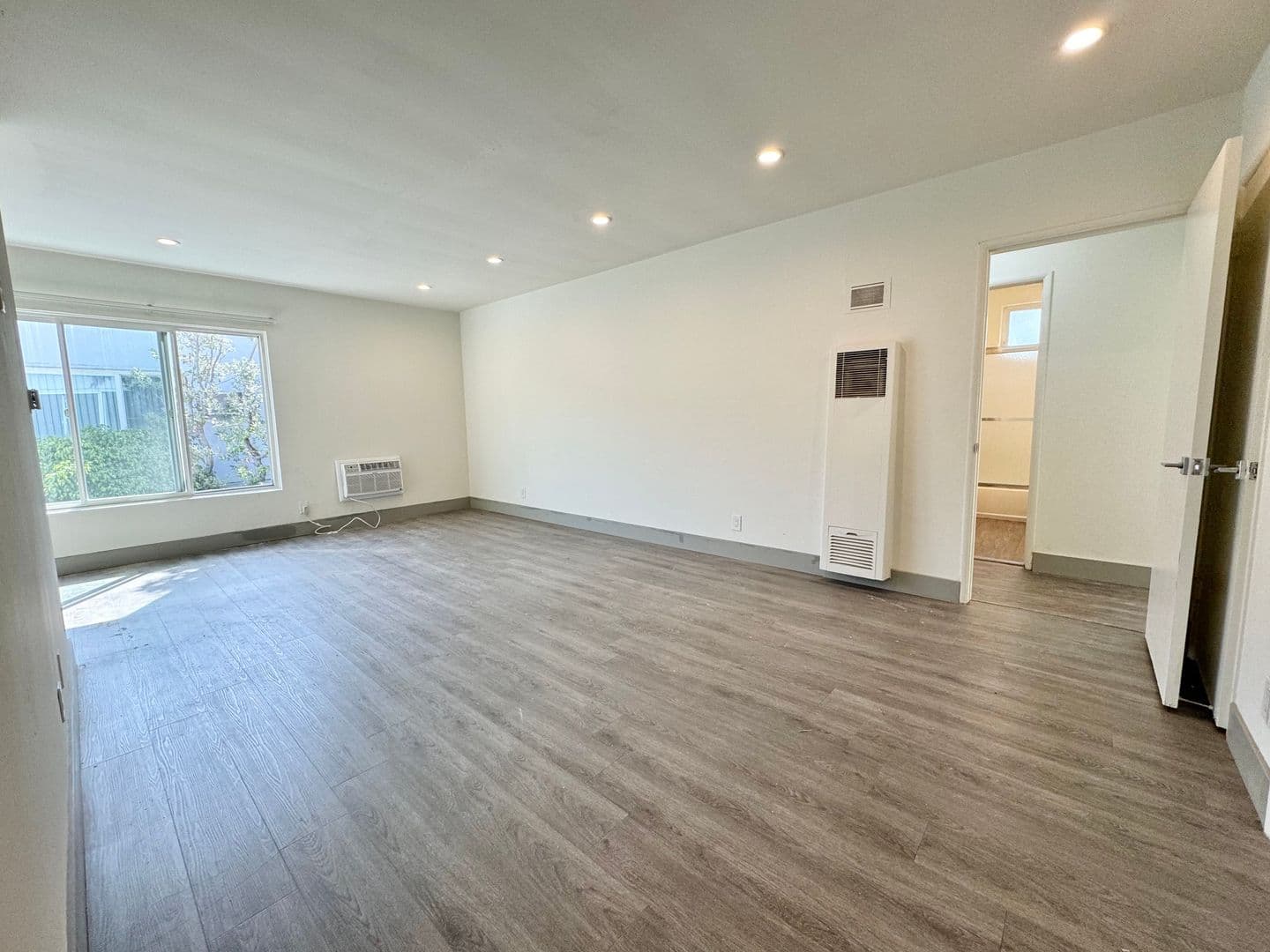 Los Angeles Apartment: 12301 & 12307 Pacific Ave