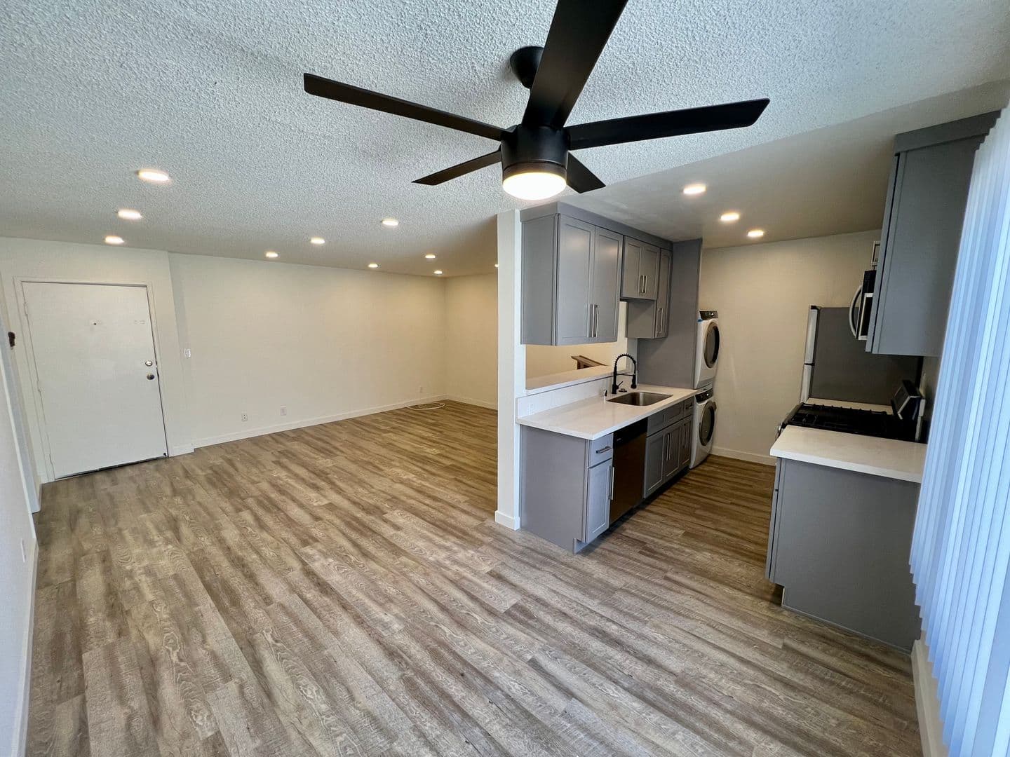 Los Angeles Apartment: 3546 Hughes Ave