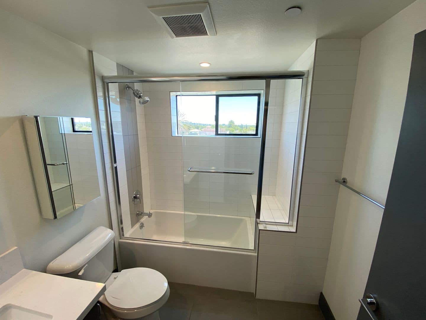 Los Angeles Apartment: 3743 Midvale Ave