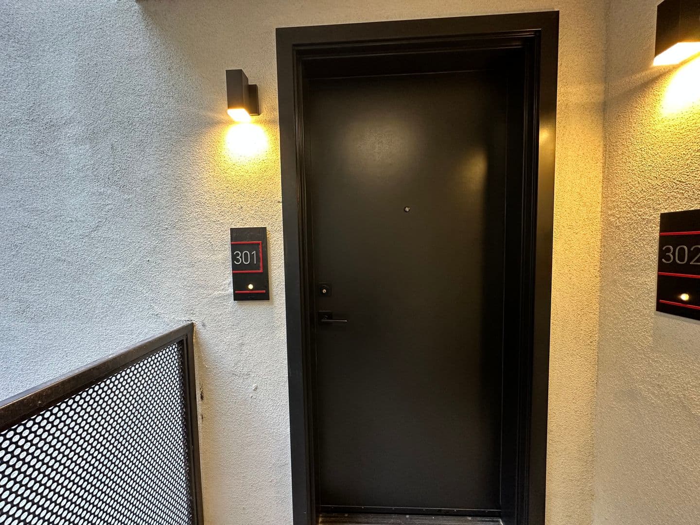 Los Angeles Apartment: 3355 Overland Ave.