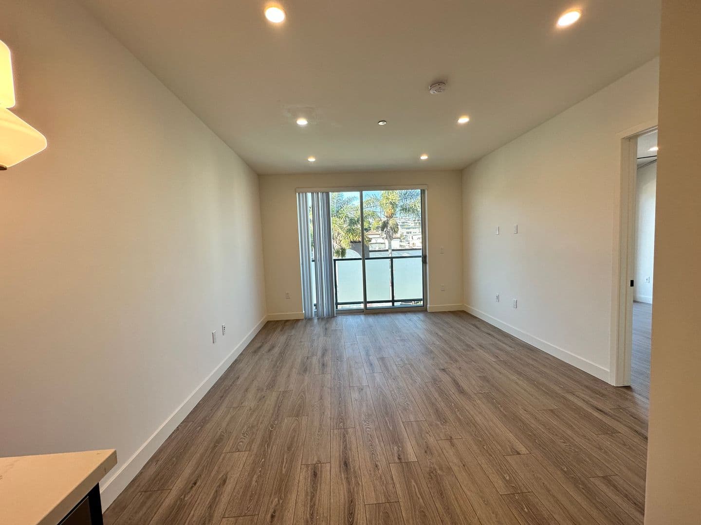 Los Angeles Apartment: 3355 Overland Ave.