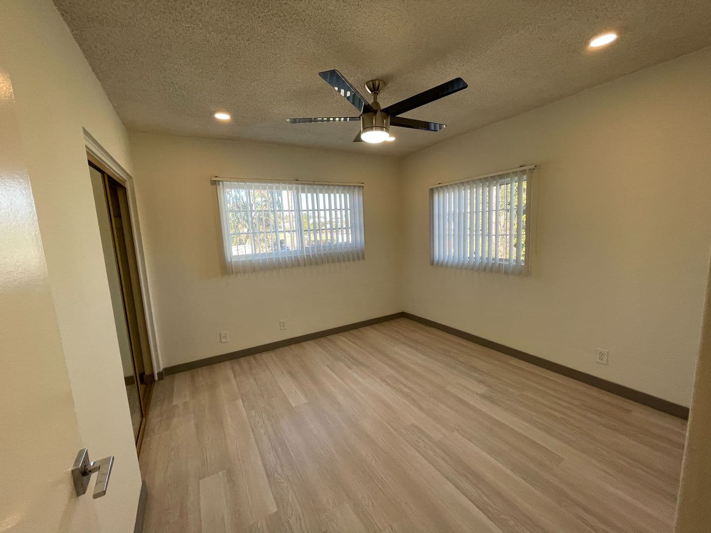 Los Angeles Apartment: 3631 Midvale Ave
