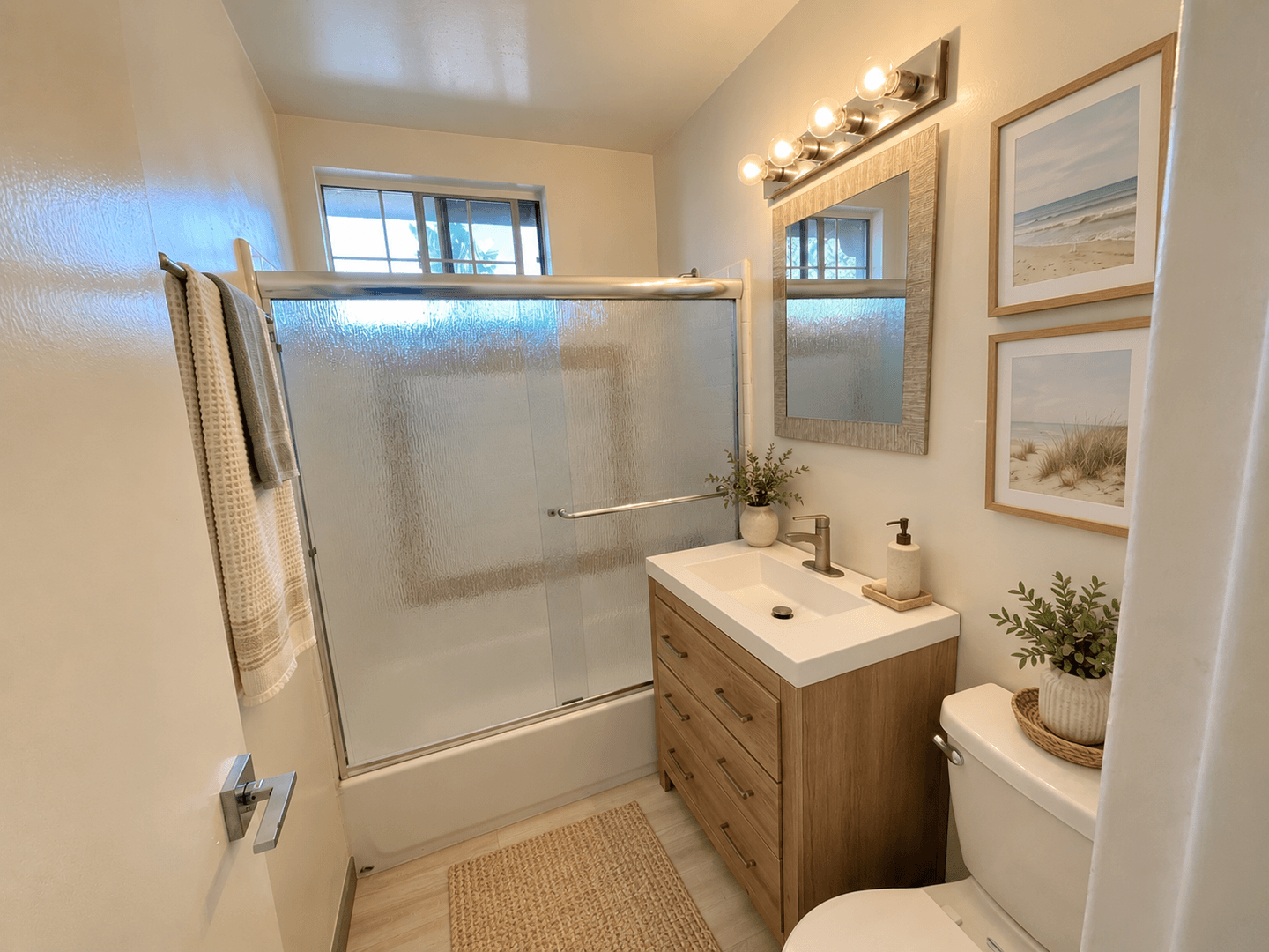 Los Angeles Apartment: 3631 Midvale Ave