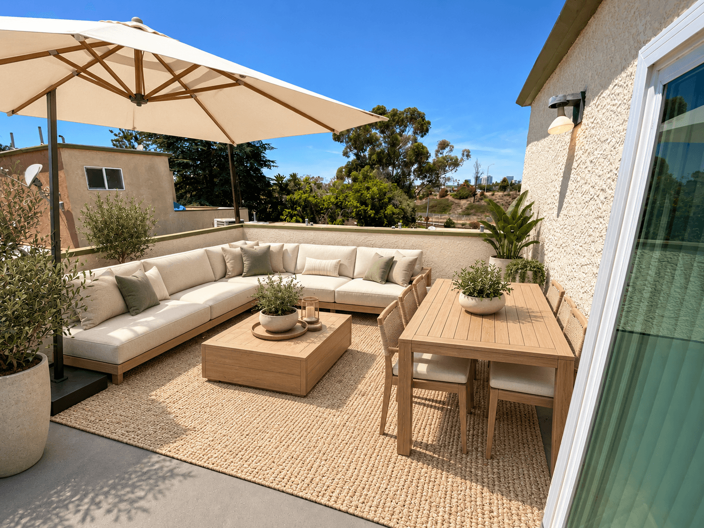 Los Angeles Apartment: 3722 Canfield Ave