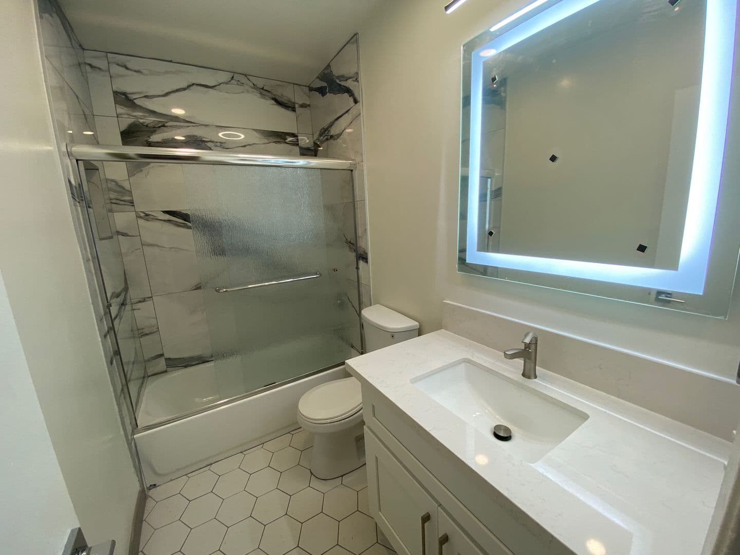 Los Angeles Apartment: 3317 Keystone Ave