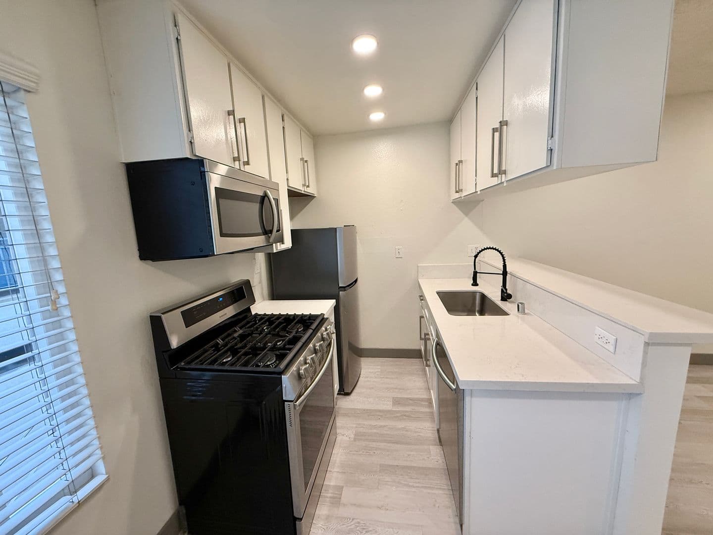 Los Angeles Apartment: 3735 Canfield Ave