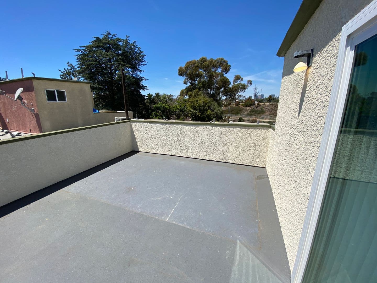 Los Angeles Apartment: 3722 Canfield Ave