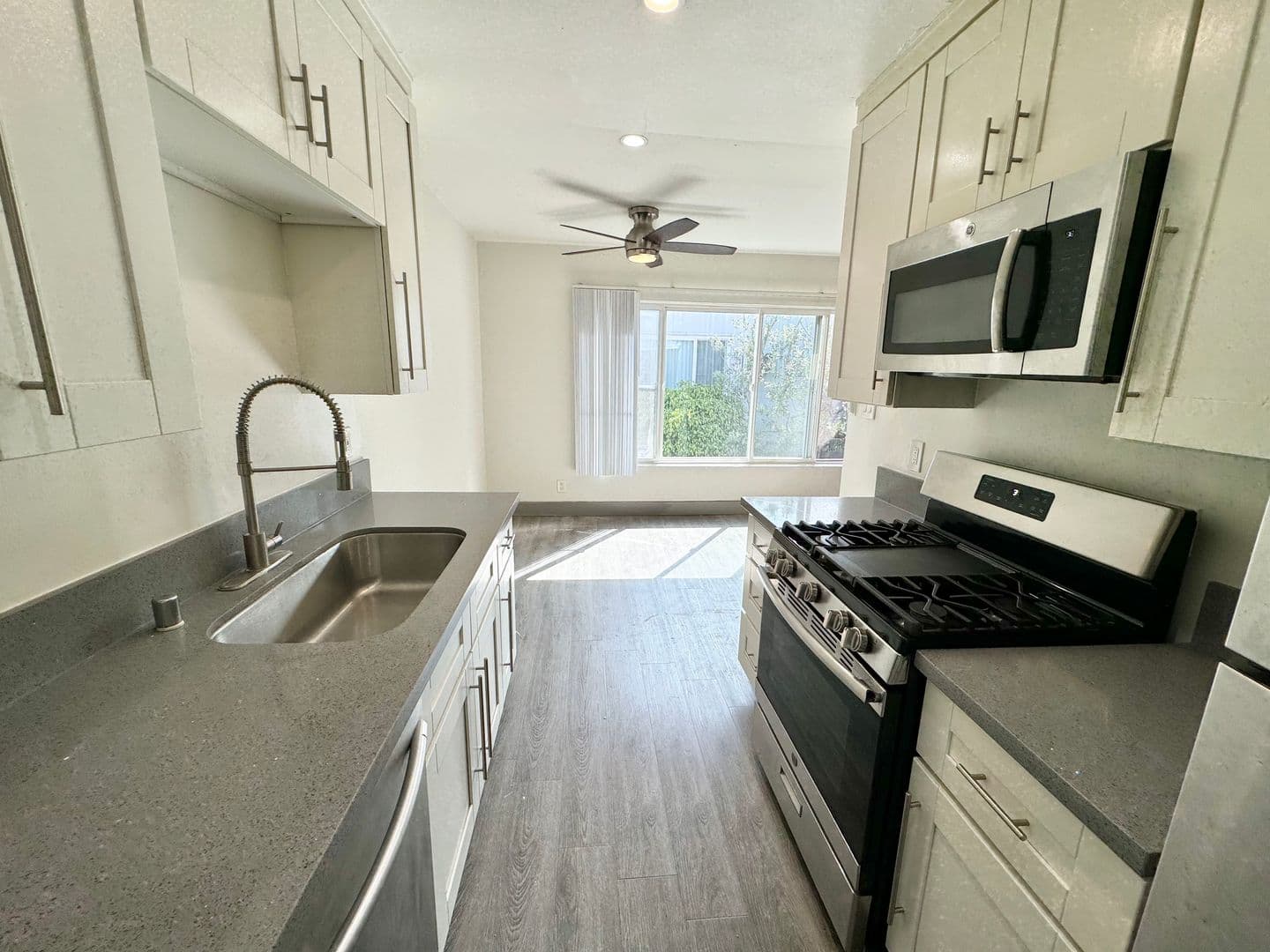 Los Angeles Apartment: 12301 & 12307 Pacific Ave