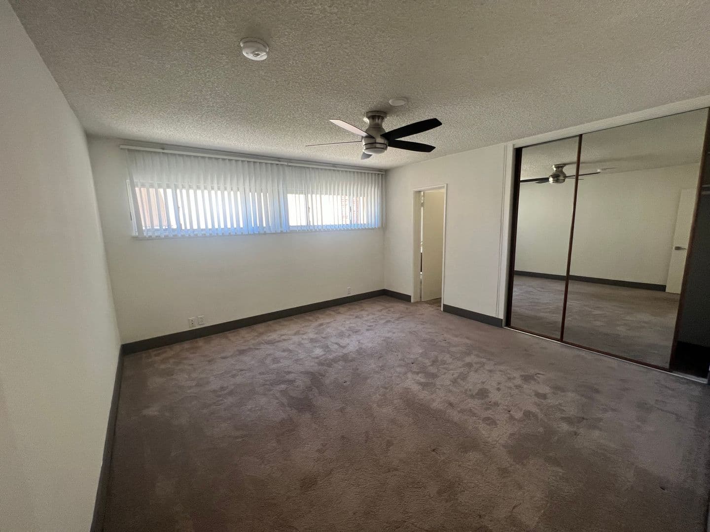 Los Angeles Apartment: 1444 Centinela Ave