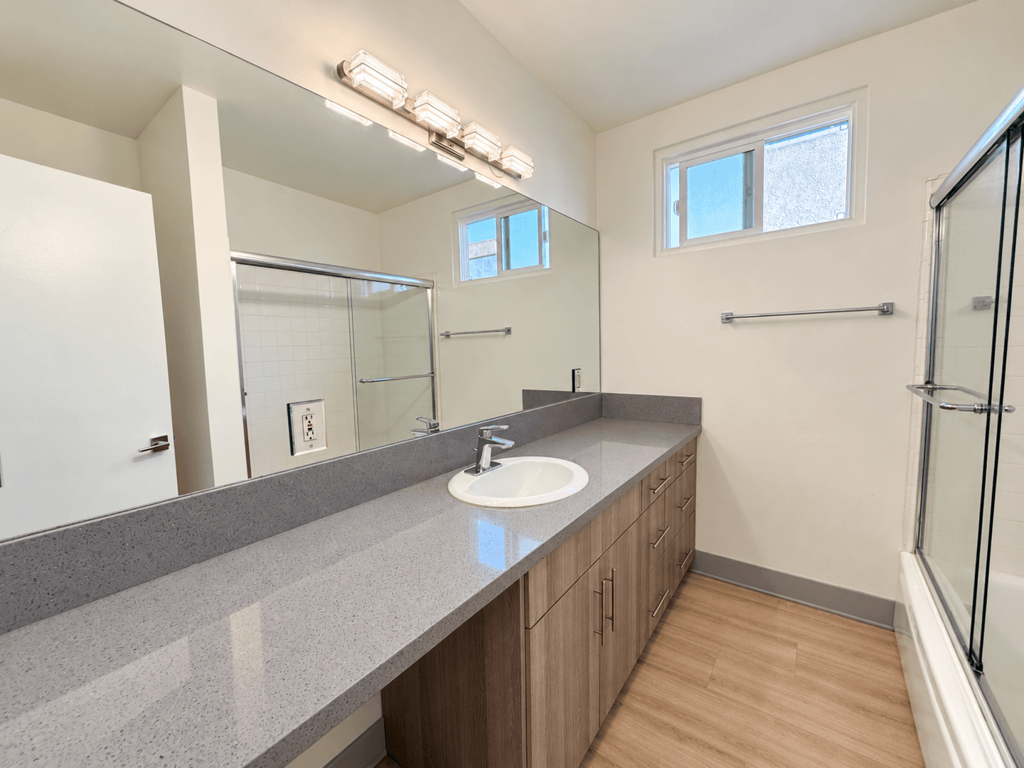 Los Angeles Apartment: 3729 Clarington Ave
