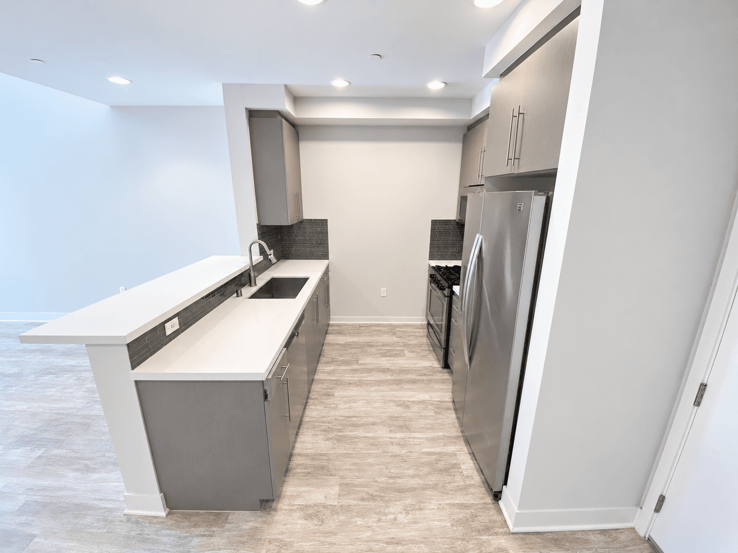 Los Angeles Apartment: 11929 Courtleigh Dr